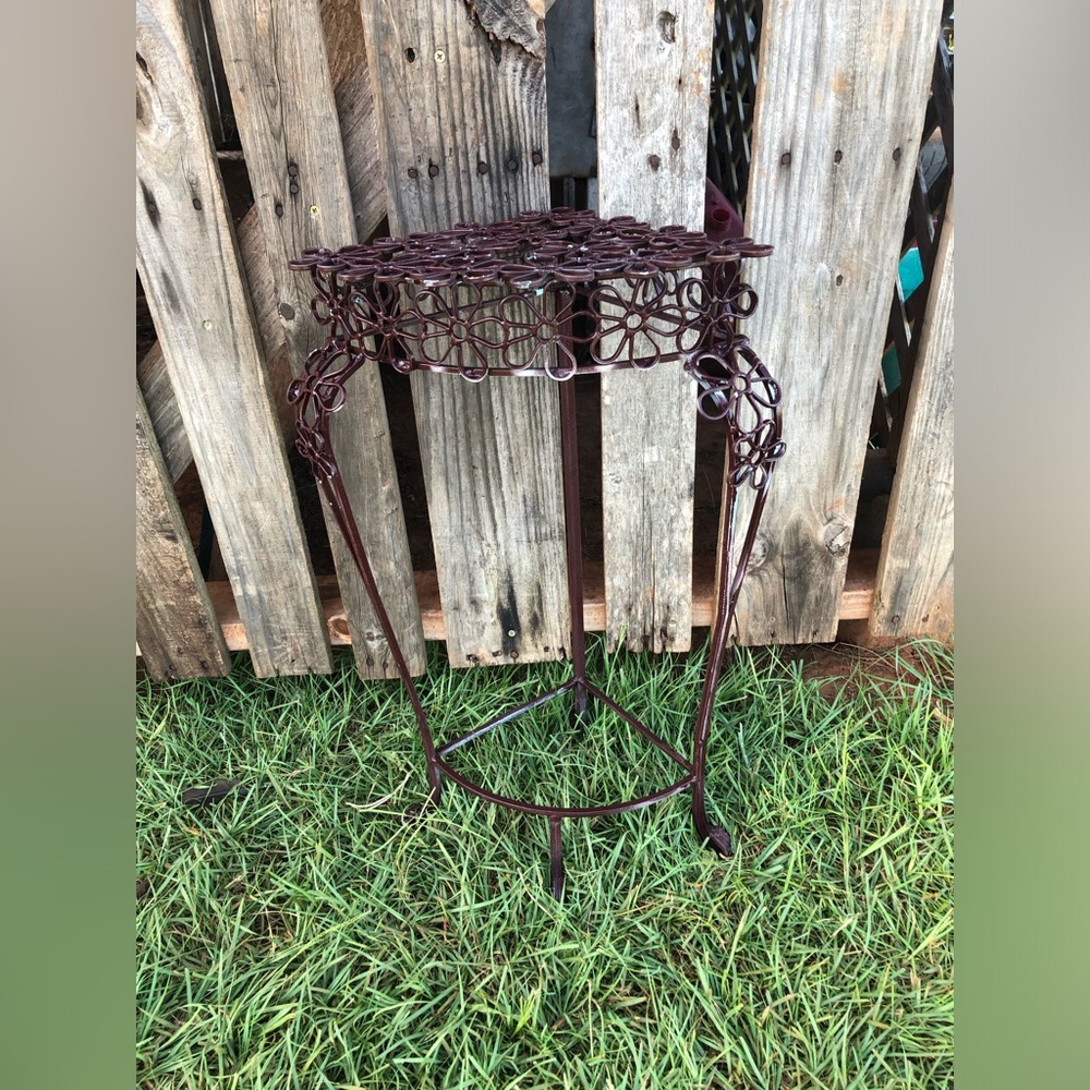 Vintage Brown Metal Floral Plant Stand Floral Detail 22” Tall, Shabby Cottage